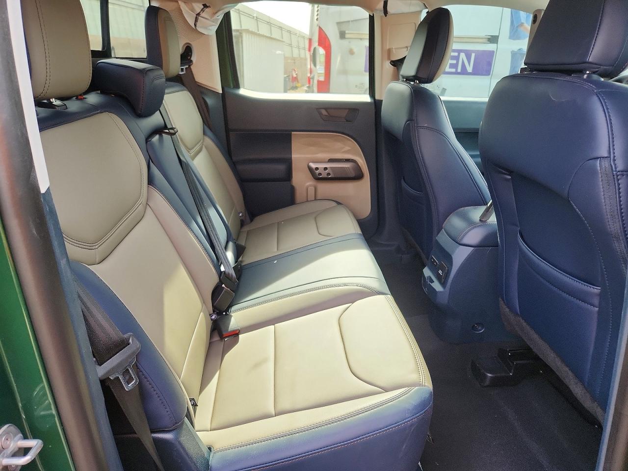 2025 FORD MAVERICK LARIAT photo 19