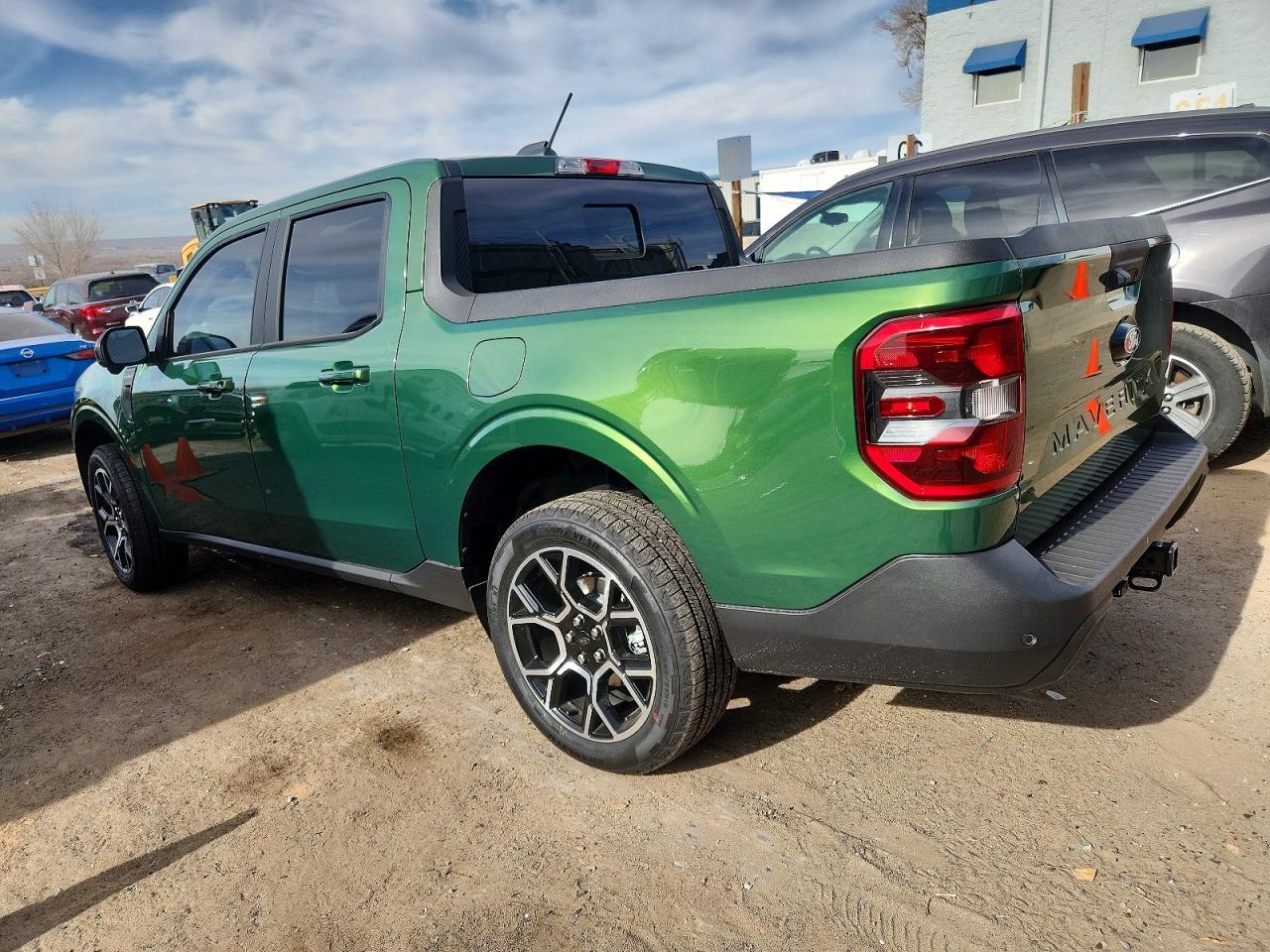 2025 FORD MAVERICK LARIAT photo 3