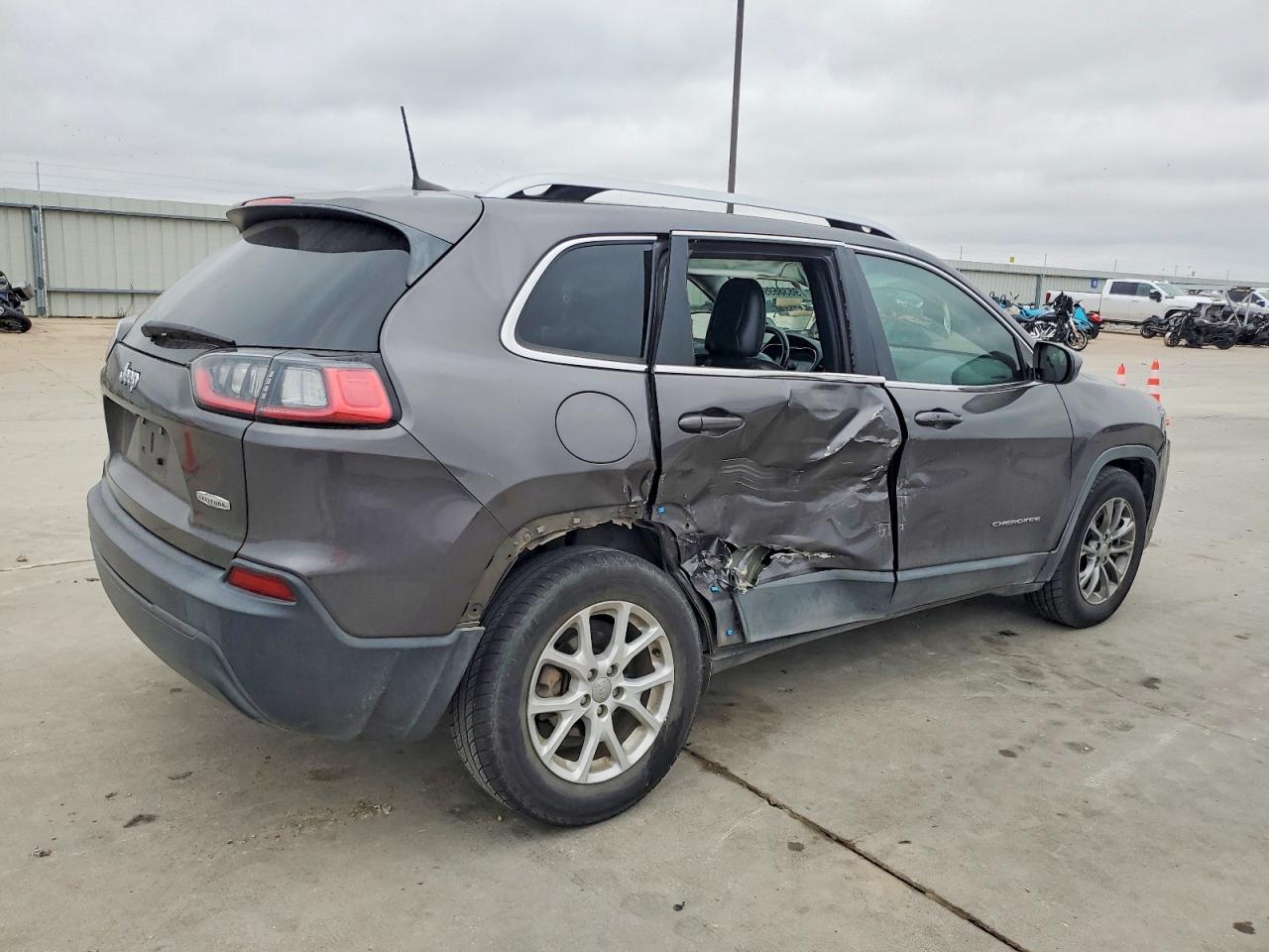 2019 JEEP CHEROKEE LATITUDE PLUS photo 3
