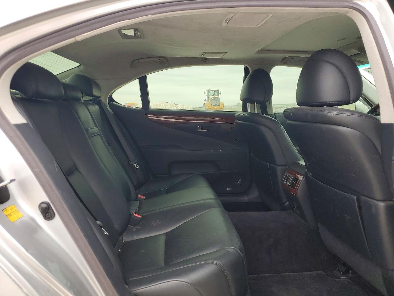 2012 LEXUS LS 460L photo 10