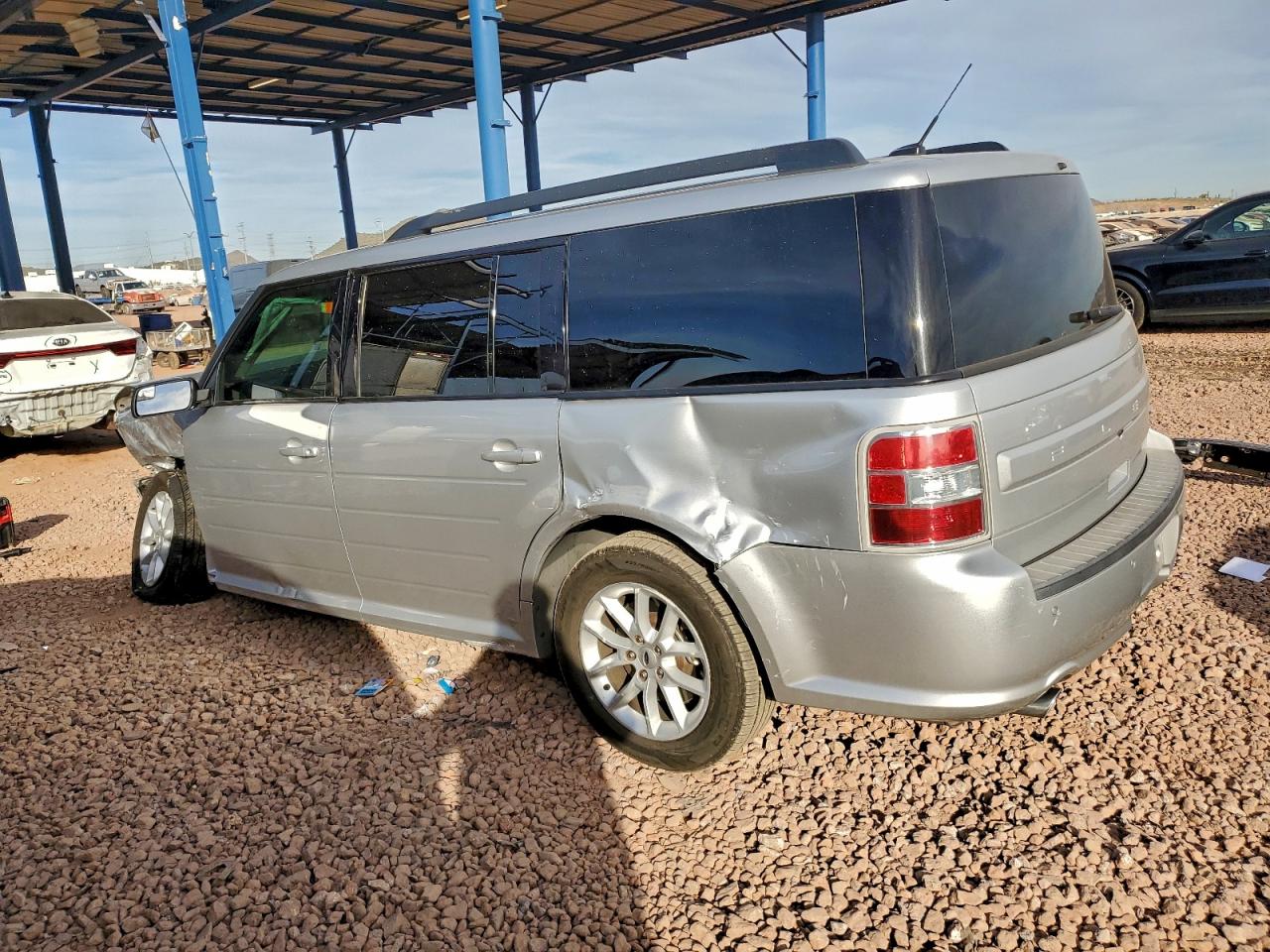 2016 FORD FLEX SE photo 2