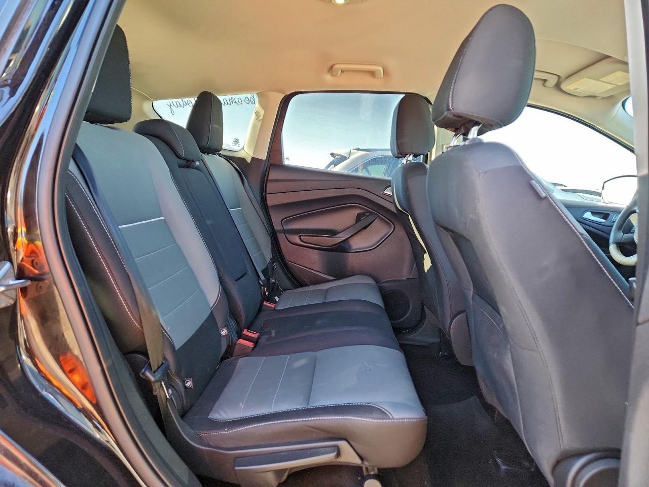 2015 FORD ESCAPE SE photo 10