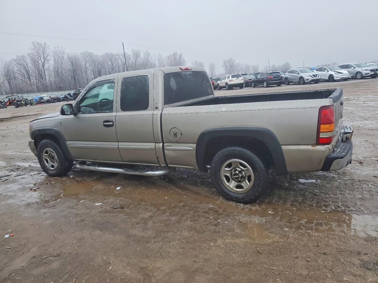 2002 GMC NEW SIERRA C1500 photo 2
