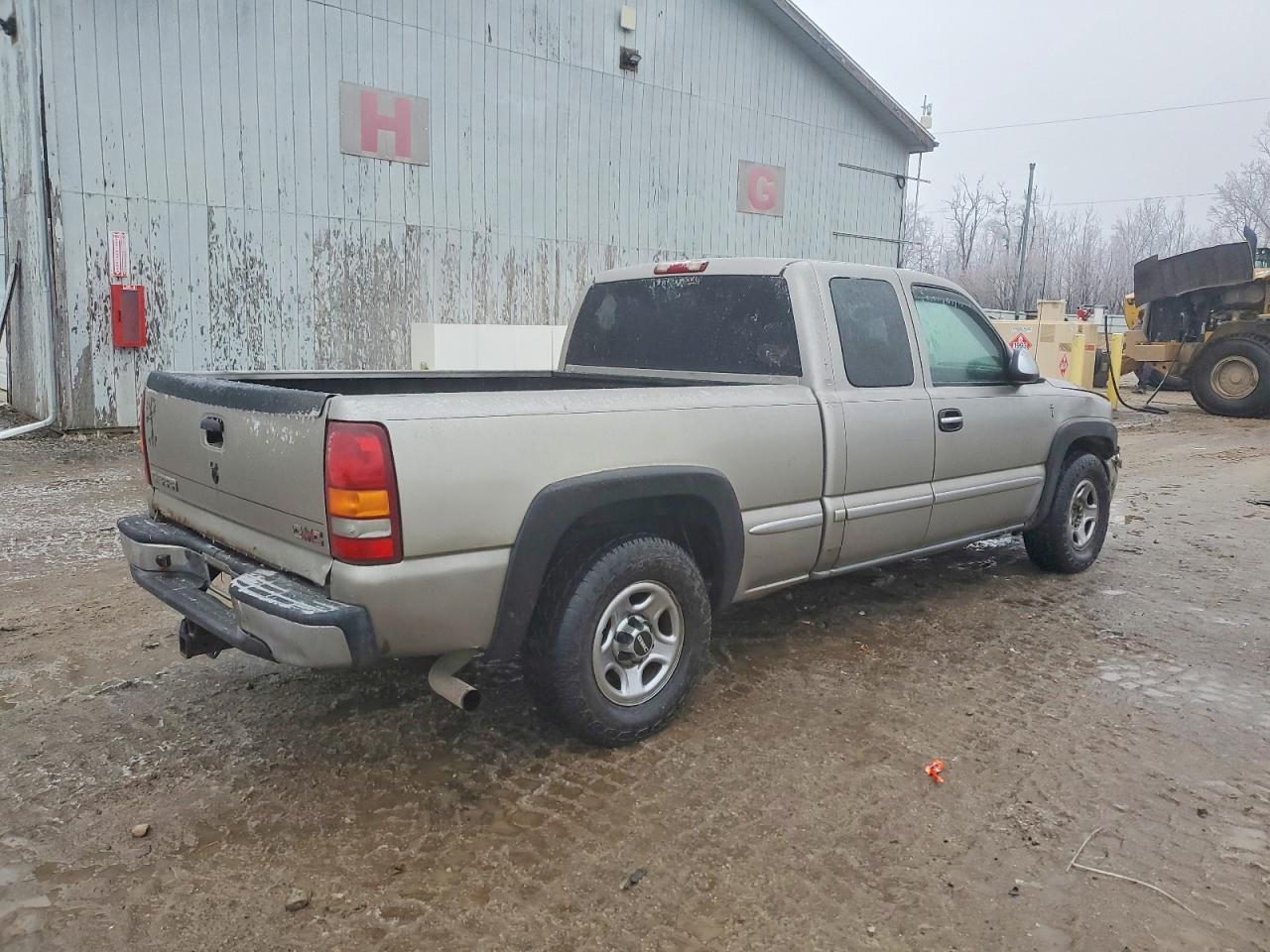 2002 GMC NEW SIERRA C1500 photo 3
