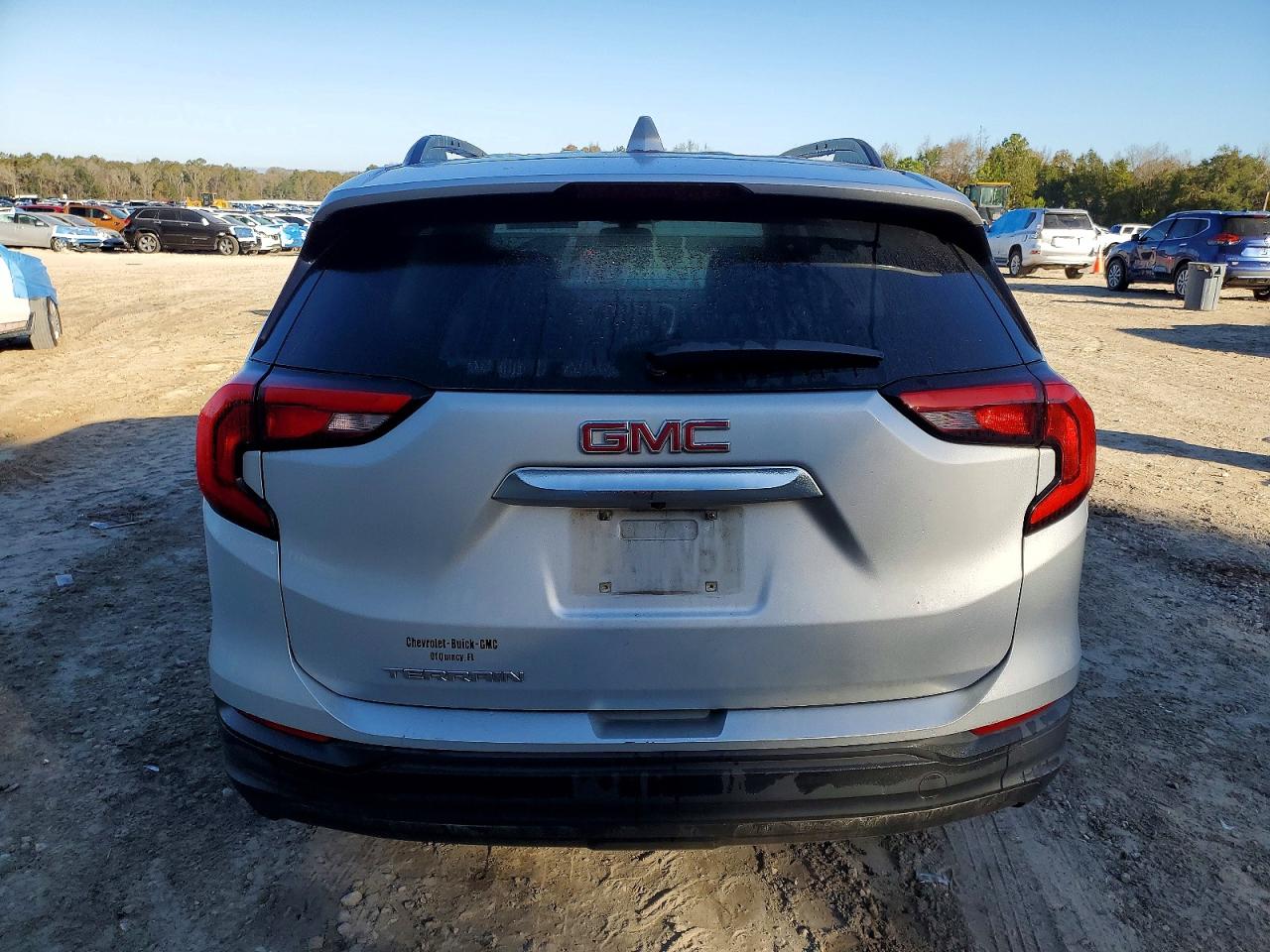 2018 GMC TERRAIN SLE photo 6