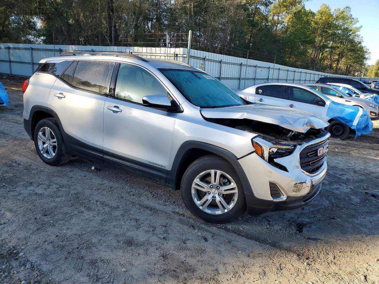 2018 GMC TERRAIN SLE photo 4