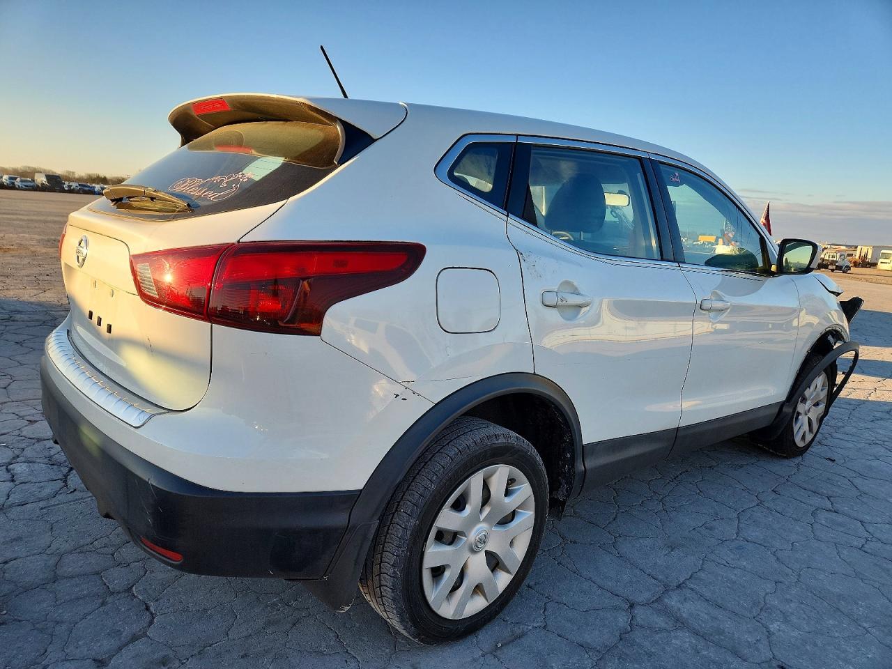 2018 NISSAN ROGUE SPORT S photo 3