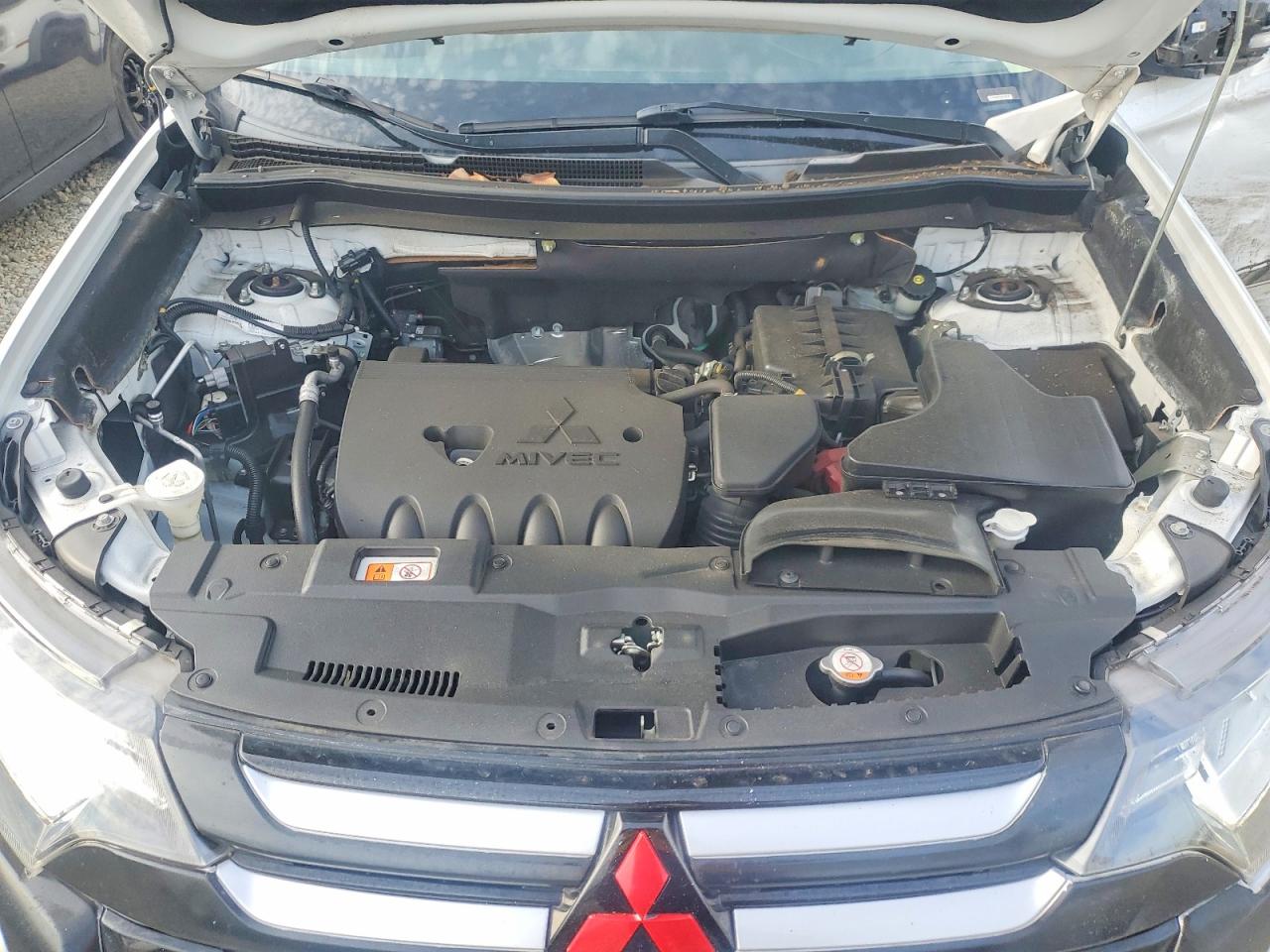 2018 MITSUBISHI OUTLANDER SE photo 12