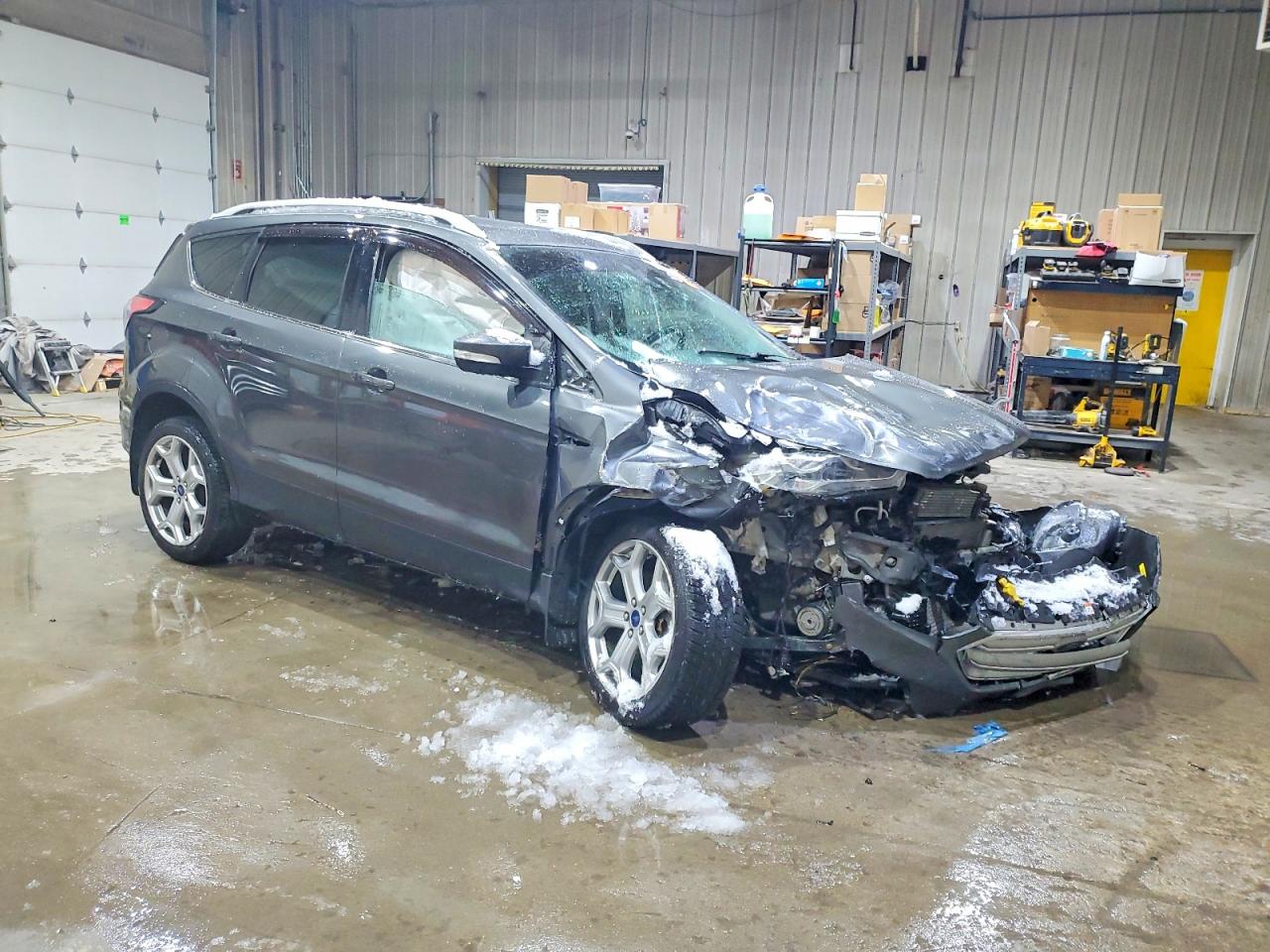 2017 FORD ESCAPE TITANIUM photo 4