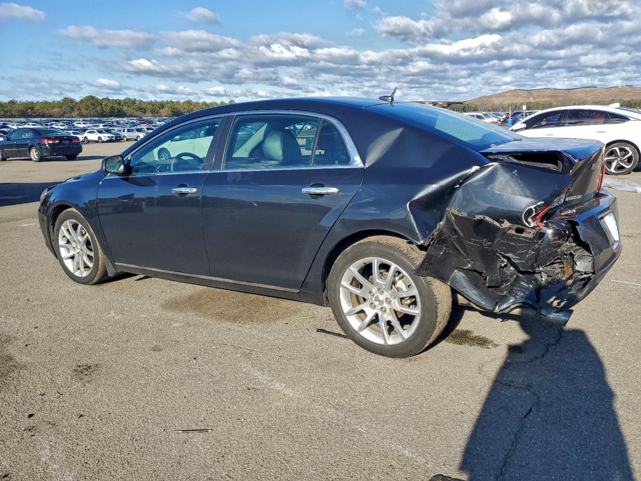 2011 CHEVROLET MALIBU LTZ photo 2