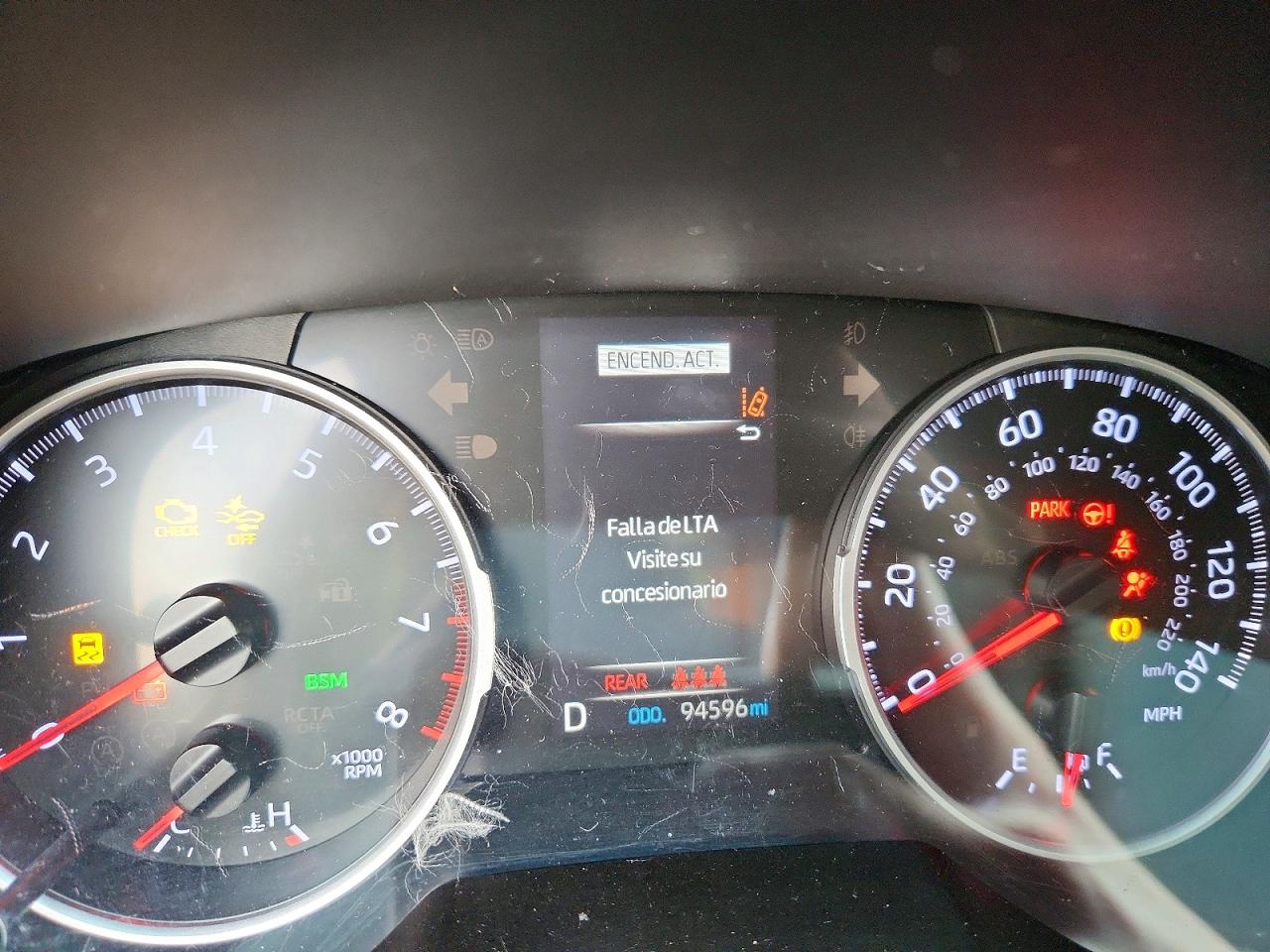 2019 TOYOTA RAV4 XLE photo 9