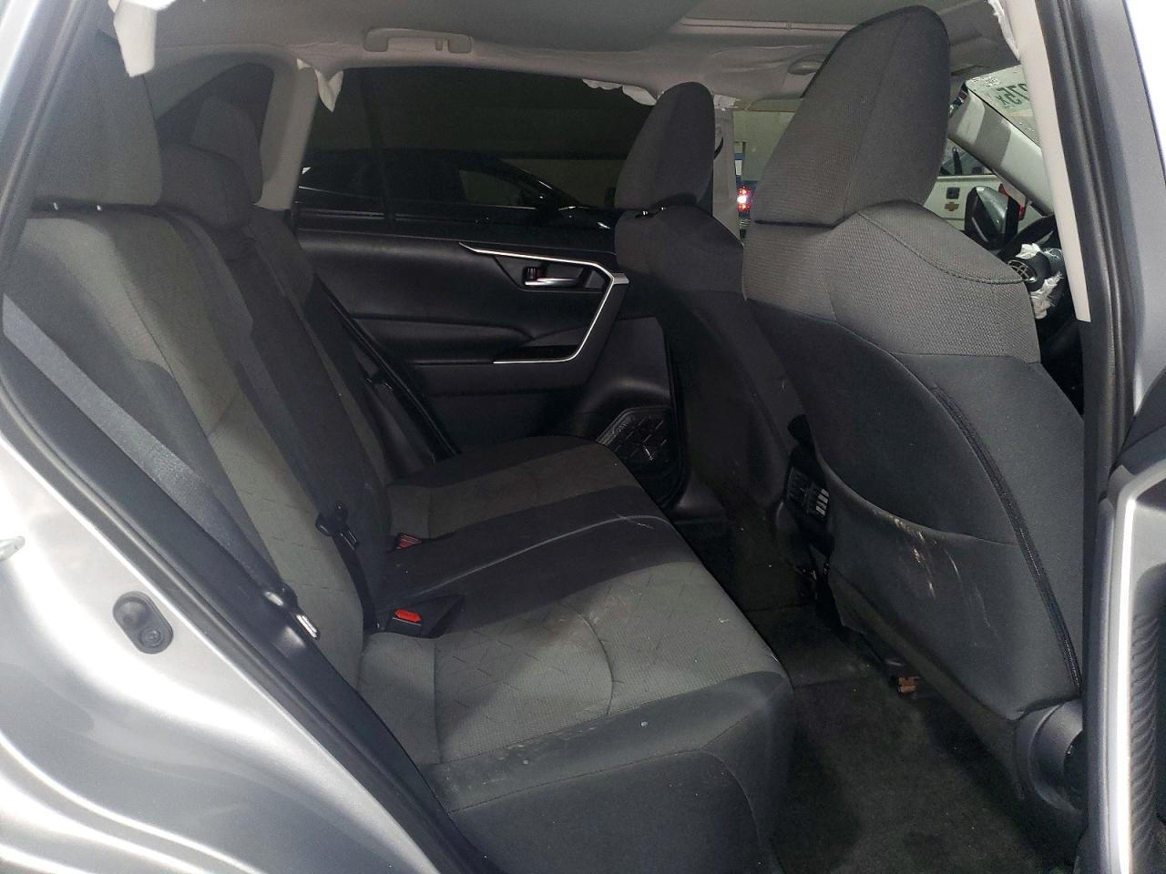 2019 TOYOTA RAV4 XLE photo 11