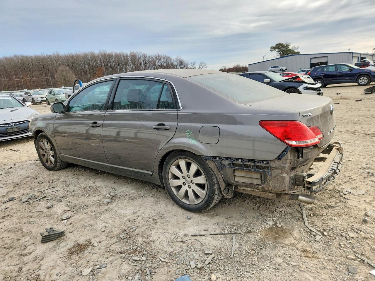 2006 TOYOTA AVALON XL photo 3