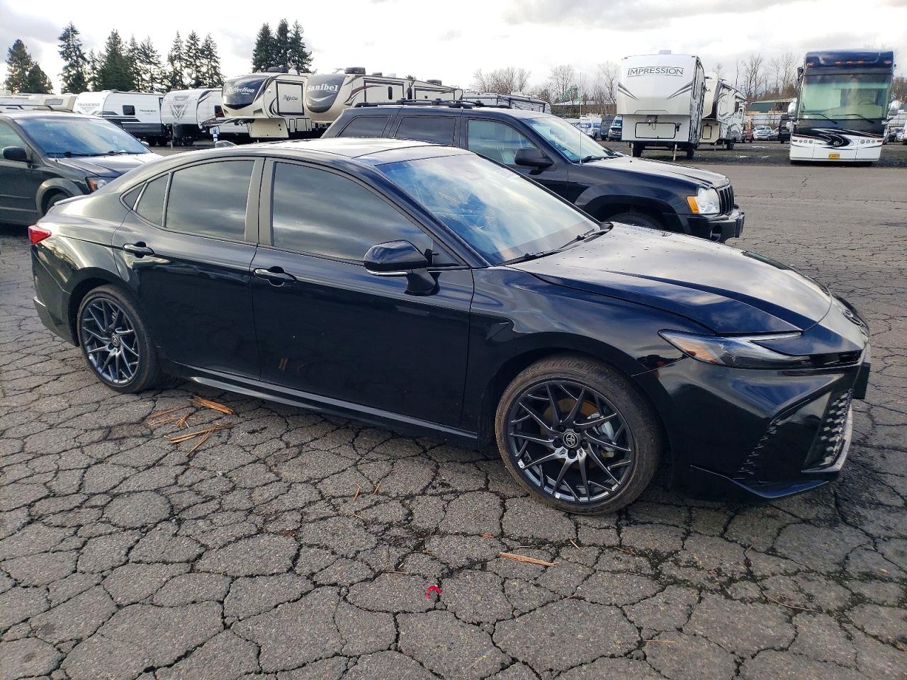 2025 TOYOTA CAMRY XSE photo 4