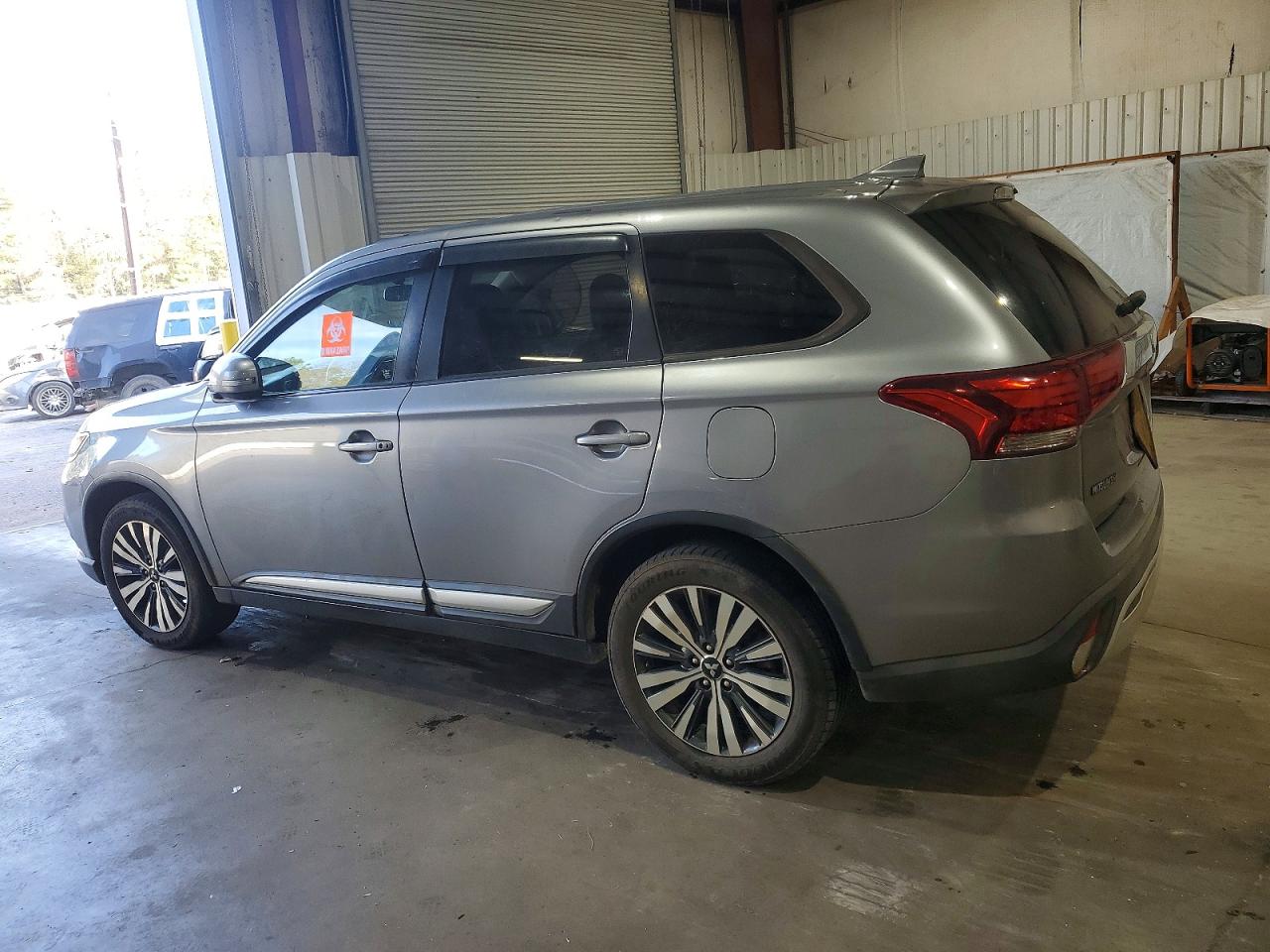 2019 MITSUBISHI OUTLANDER SE photo 3