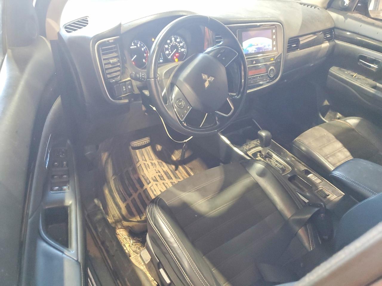 2019 MITSUBISHI OUTLANDER SE photo 15
