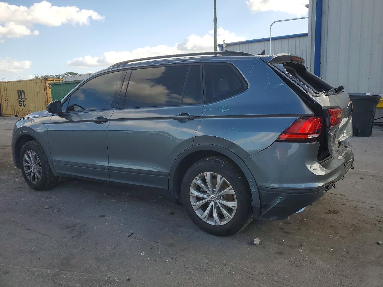 2020 VOLKSWAGEN TIGUAN S photo 3