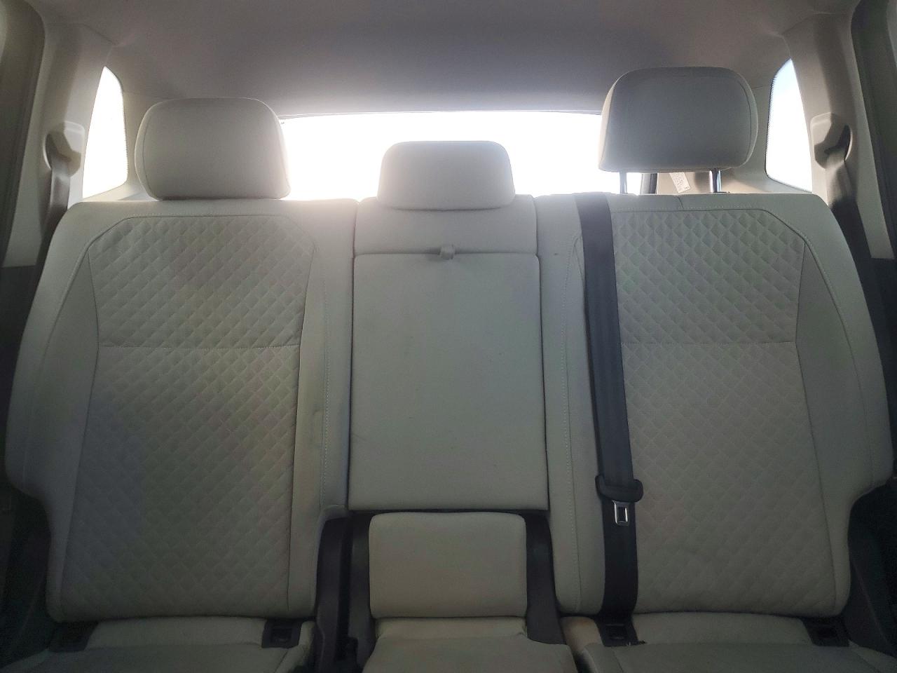 2020 VOLKSWAGEN TIGUAN S photo 19