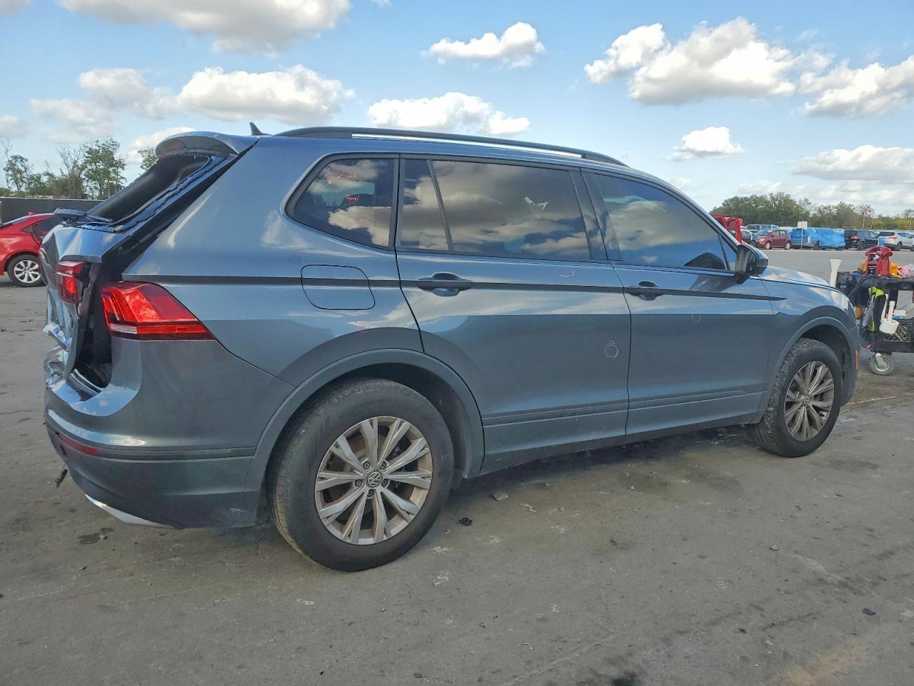 2020 VOLKSWAGEN TIGUAN S photo 5