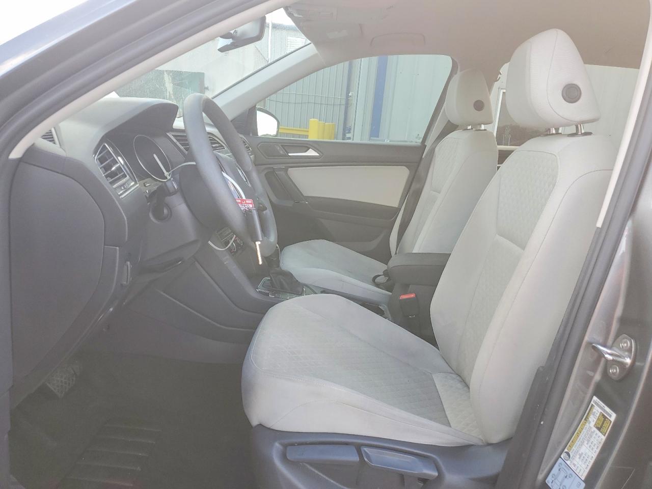 2020 VOLKSWAGEN TIGUAN S photo 13