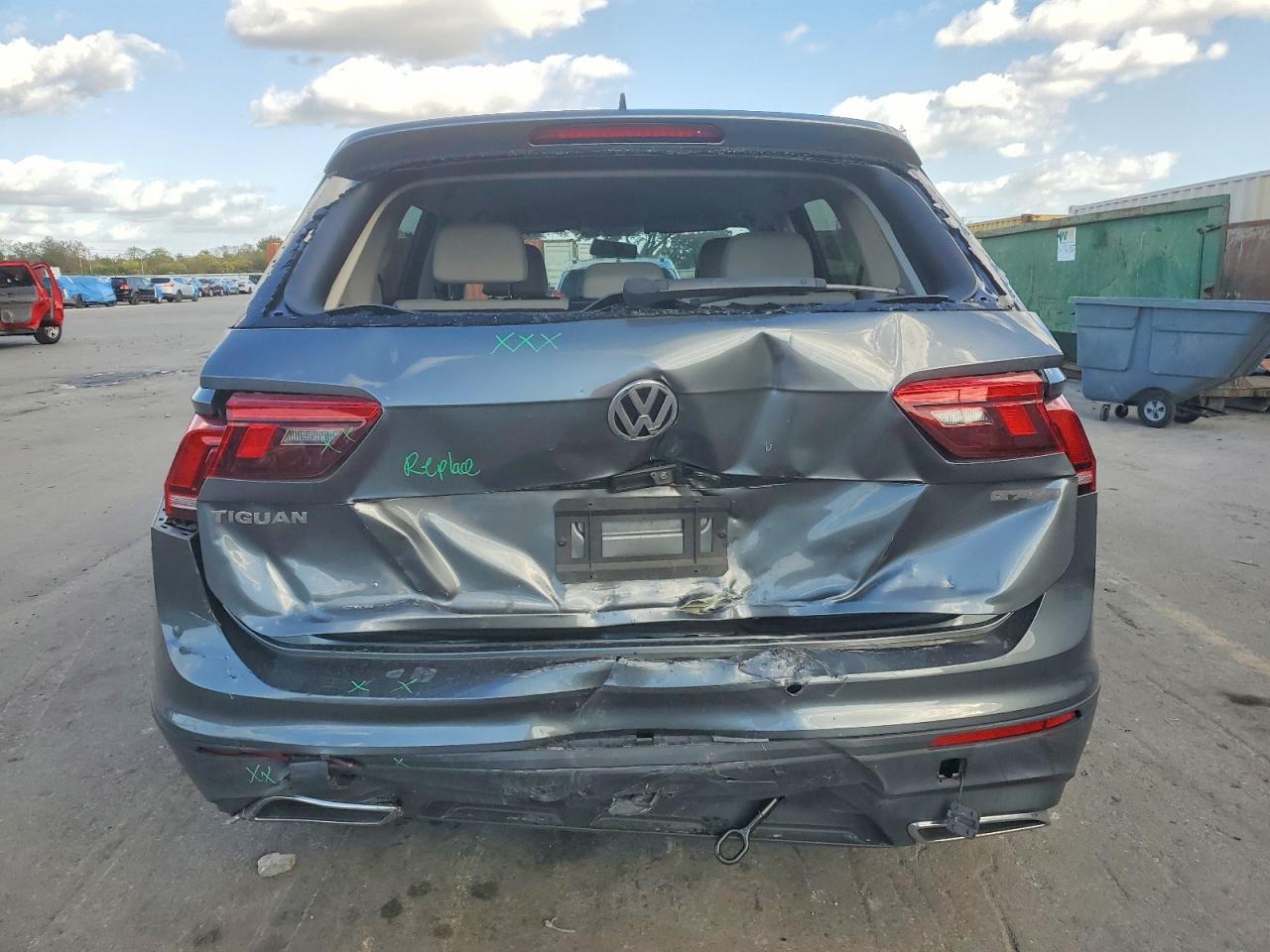 2020 VOLKSWAGEN TIGUAN S photo 11