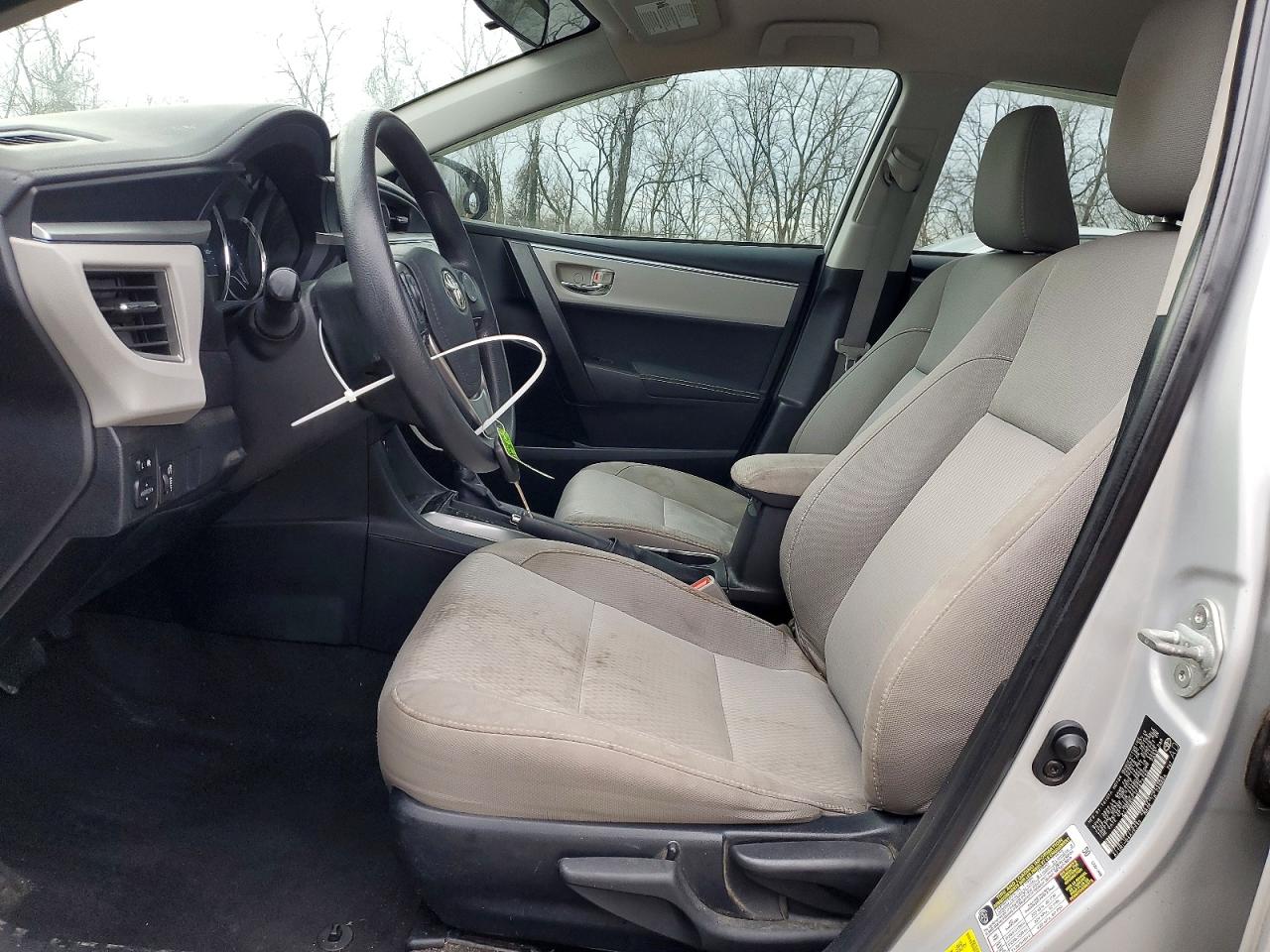 2015 TOYOTA COROLLA L photo 7