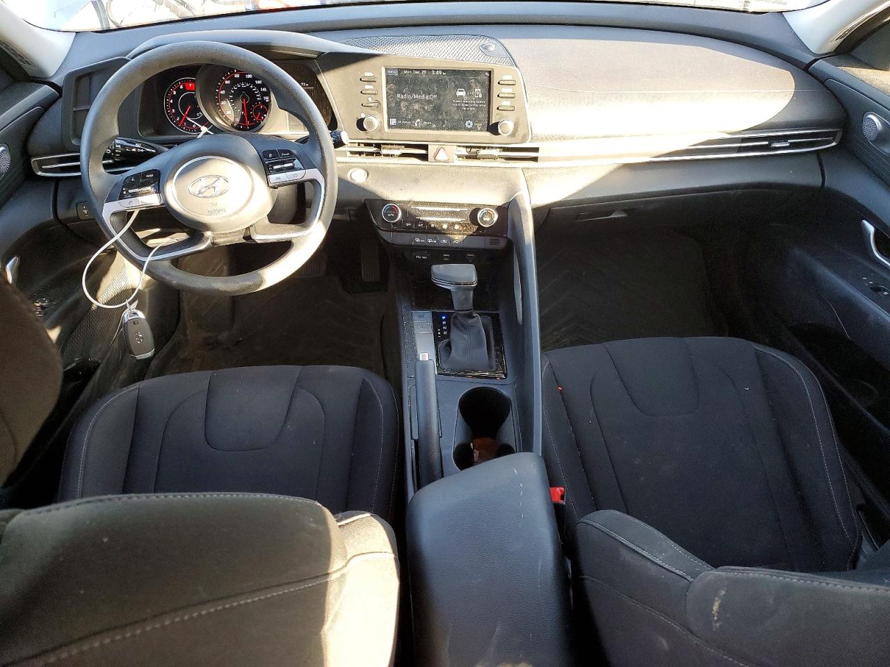 2021 HYUNDAI ELANTRA SEL photo 8