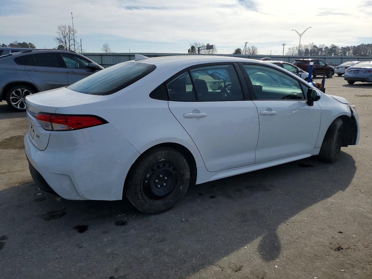 2023 TOYOTA COROLLA LE photo 3