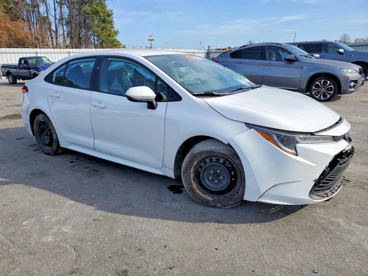 2023 TOYOTA COROLLA LE photo 4