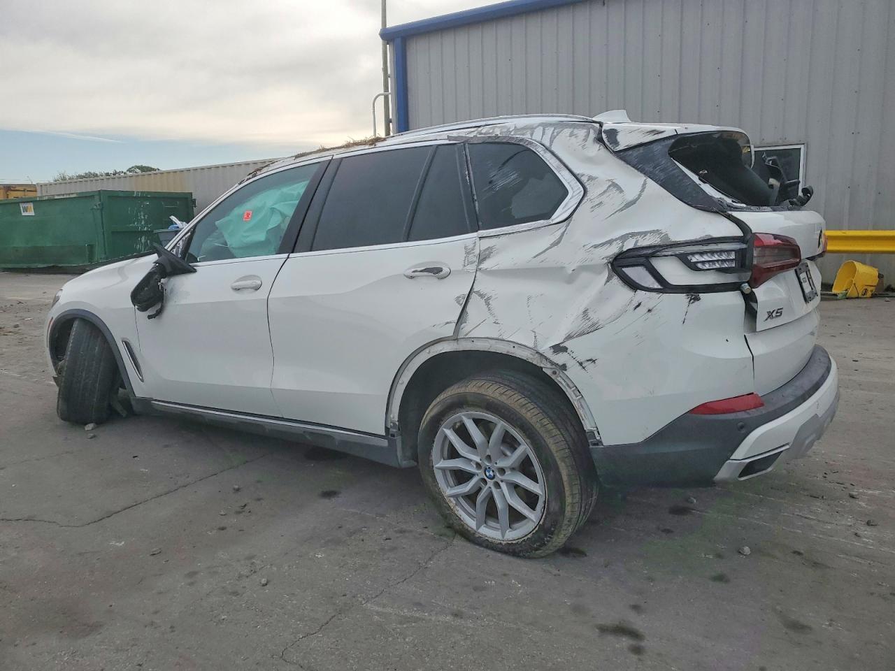 2022 BMW X5 XDRIVE40I photo 2