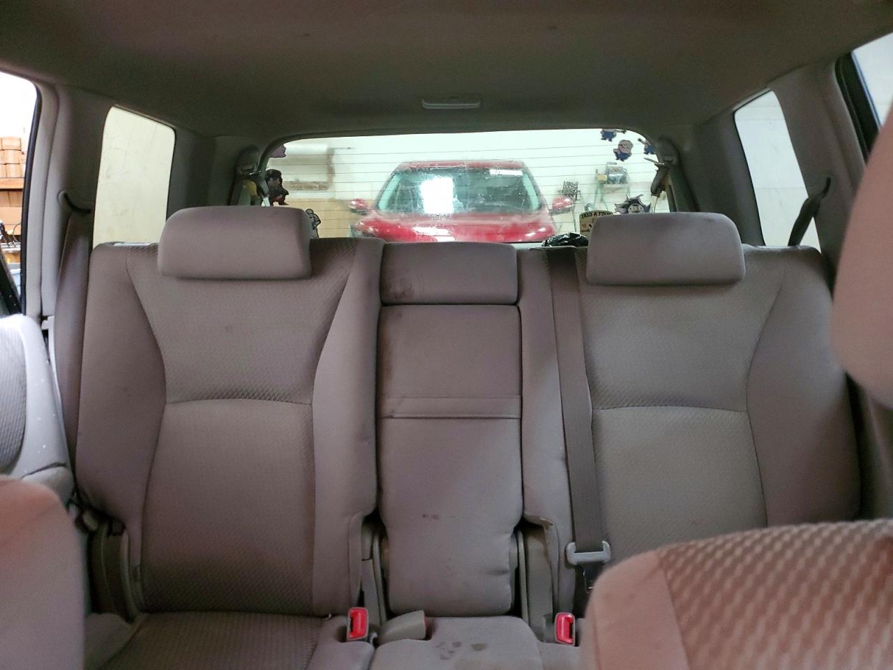 2004 TOYOTA HIGHLANDER photo 10