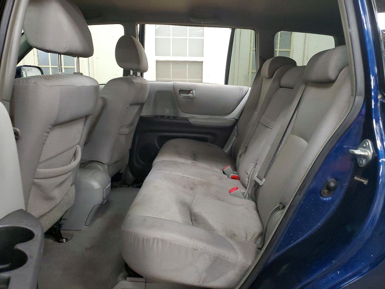 2004 TOYOTA HIGHLANDER photo 11