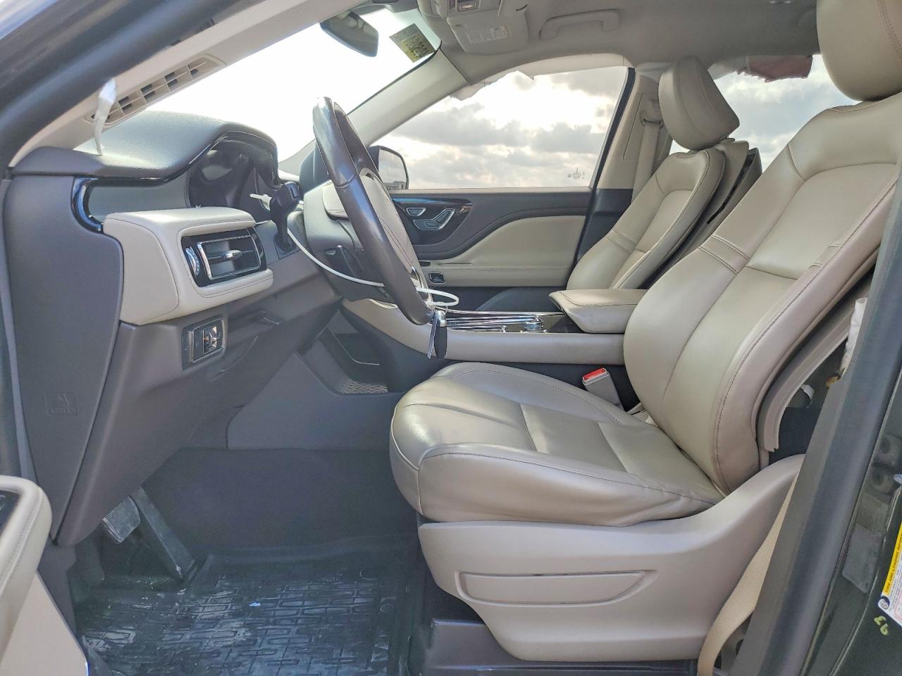 2021 LINCOLN AVIATOR photo 7