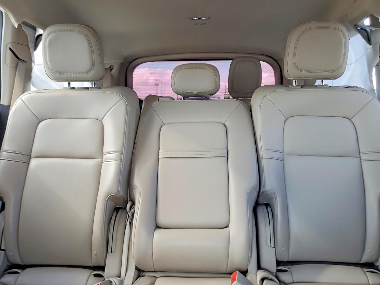 2021 LINCOLN AVIATOR photo 10