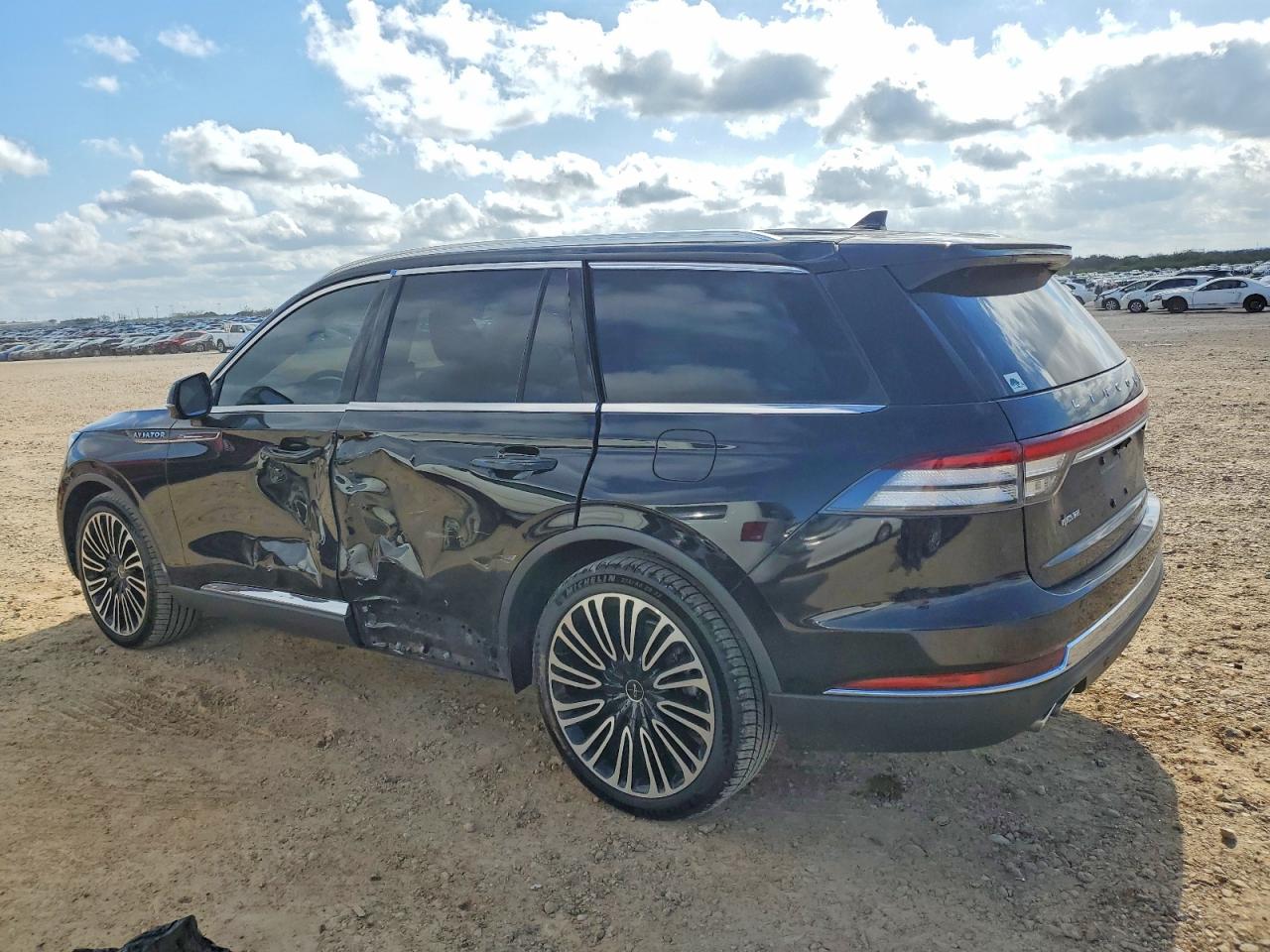 2021 LINCOLN AVIATOR photo 2