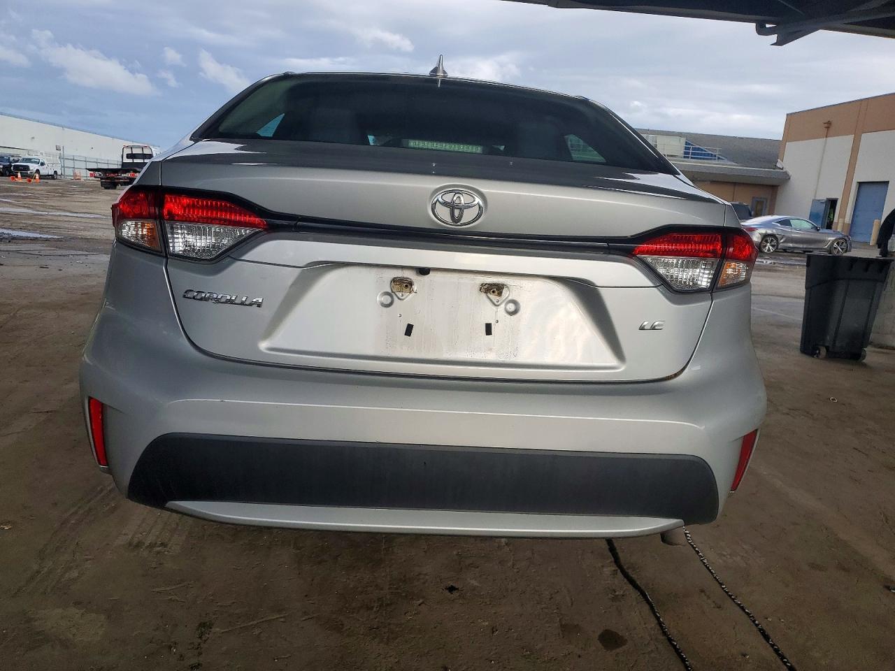 2020 TOYOTA COROLLA LE photo 6