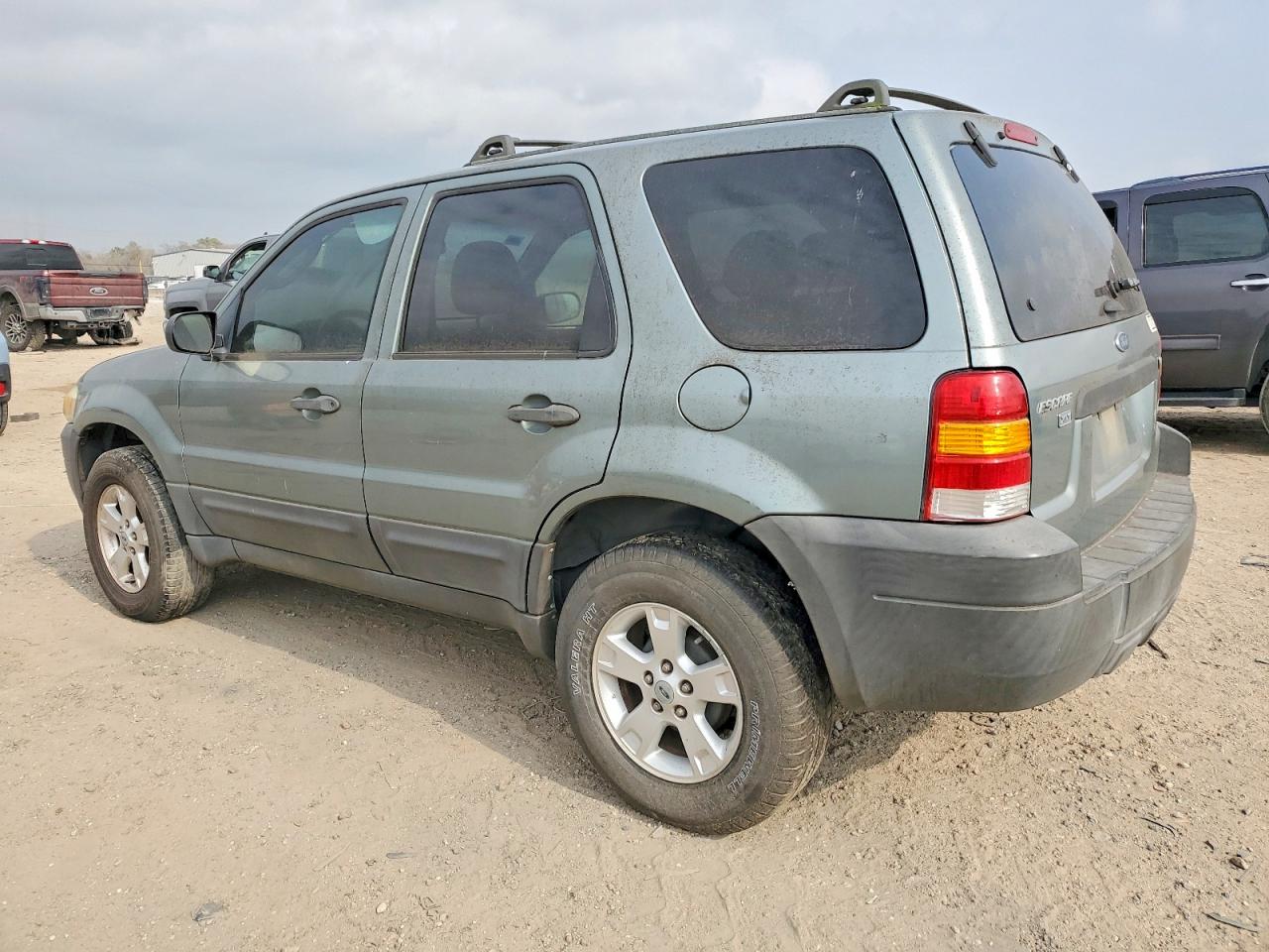 2006 FORD ESCAPE XLT photo 2