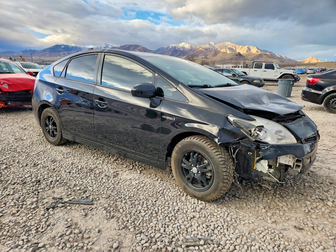 2013 TOYOTA PRIUS photo 4