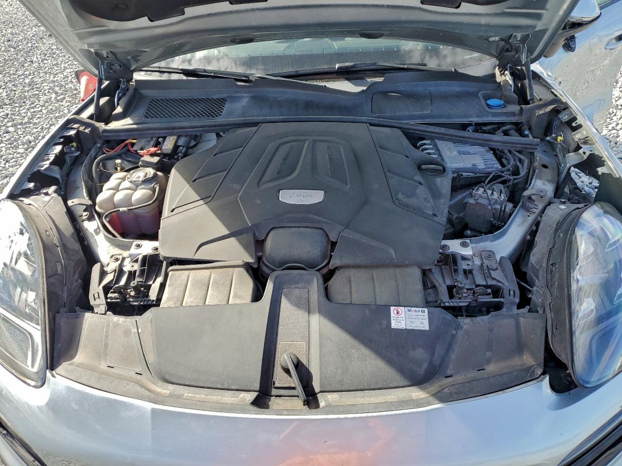 2020 PORSCHE CAYENNE S photo 21