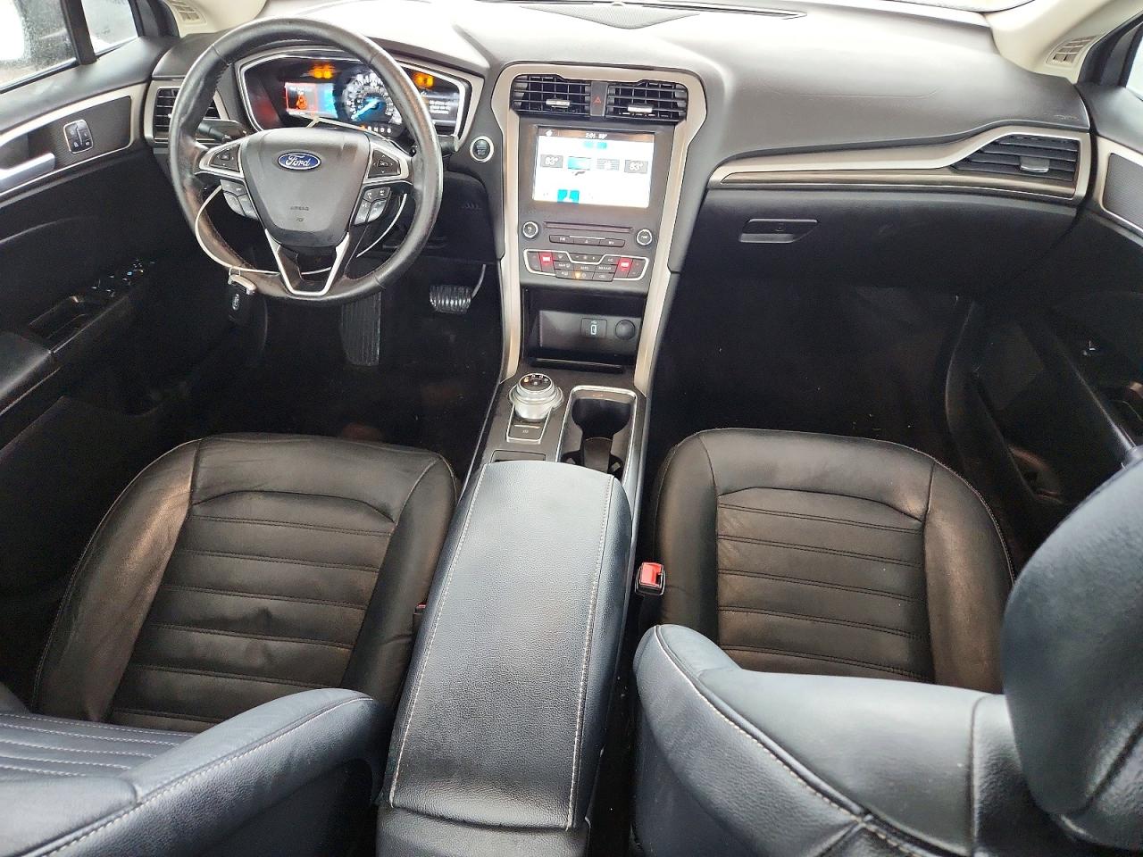 2017 FORD FUSION SE photo 8
