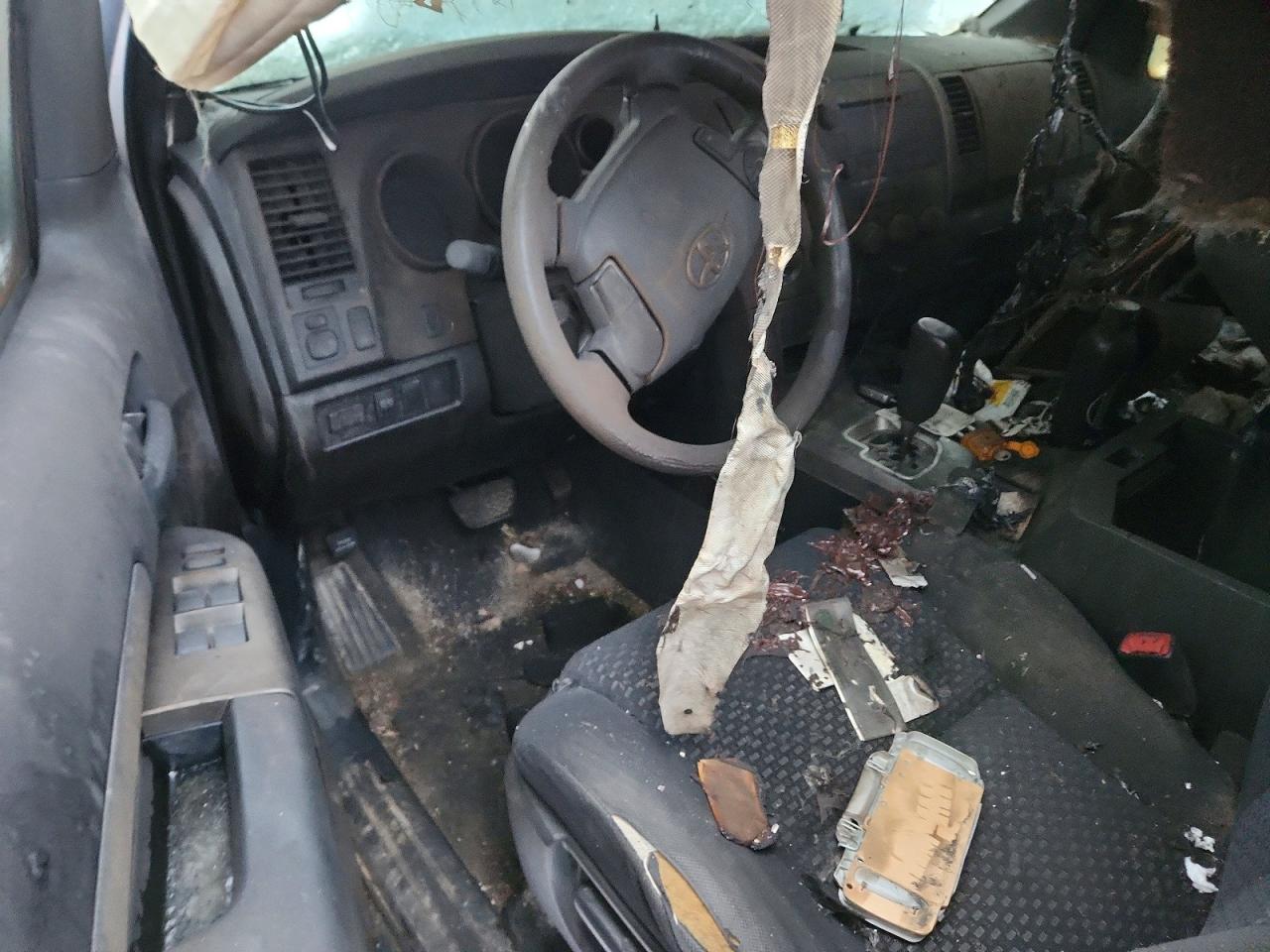2010 TOYOTA TUNDRA DOUBLE CAB SR5 photo 8