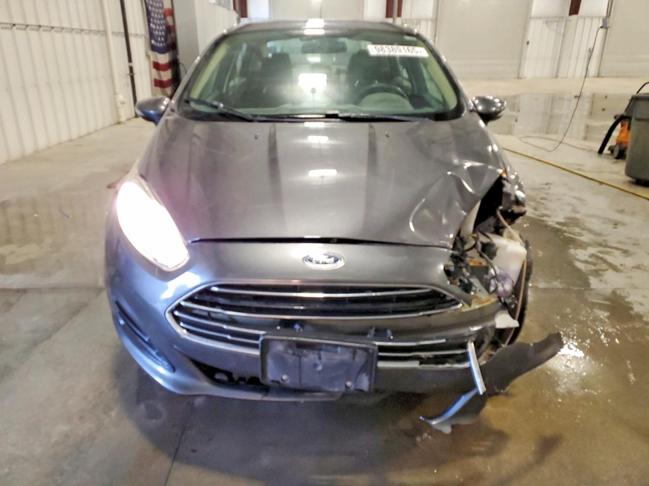 2018 FORD FIESTA SE photo 5