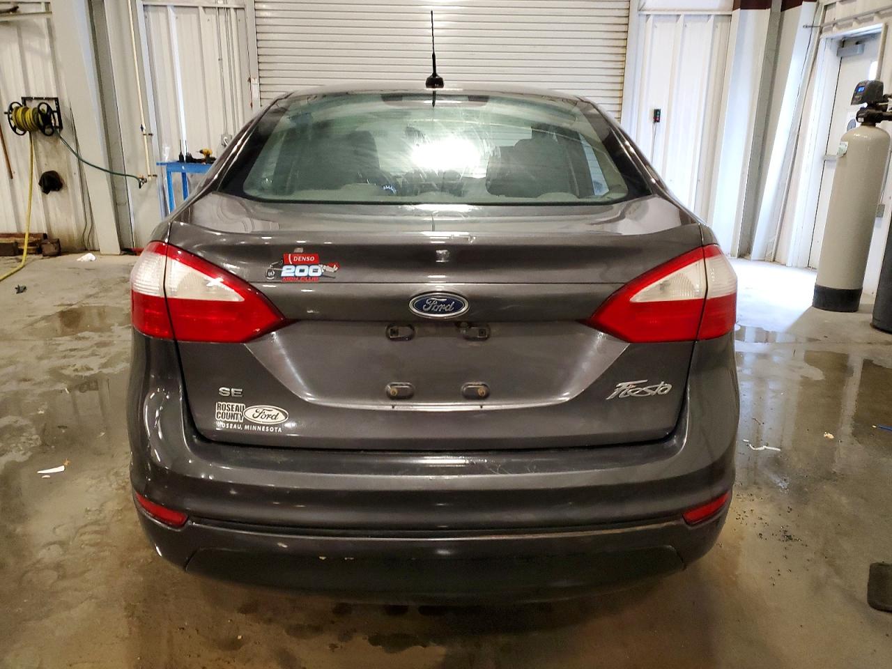 2018 FORD FIESTA SE photo 6