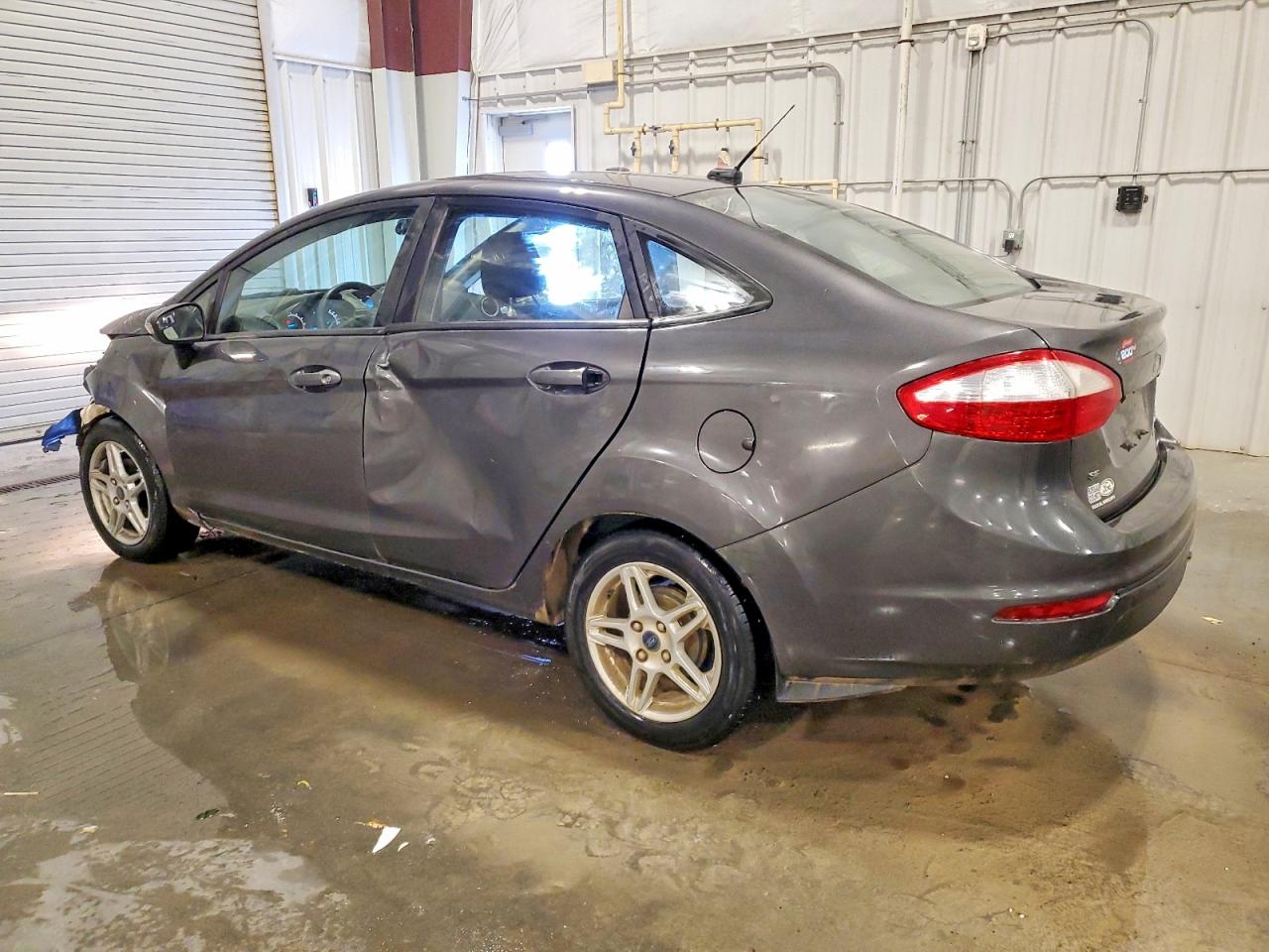 2018 FORD FIESTA SE photo 2