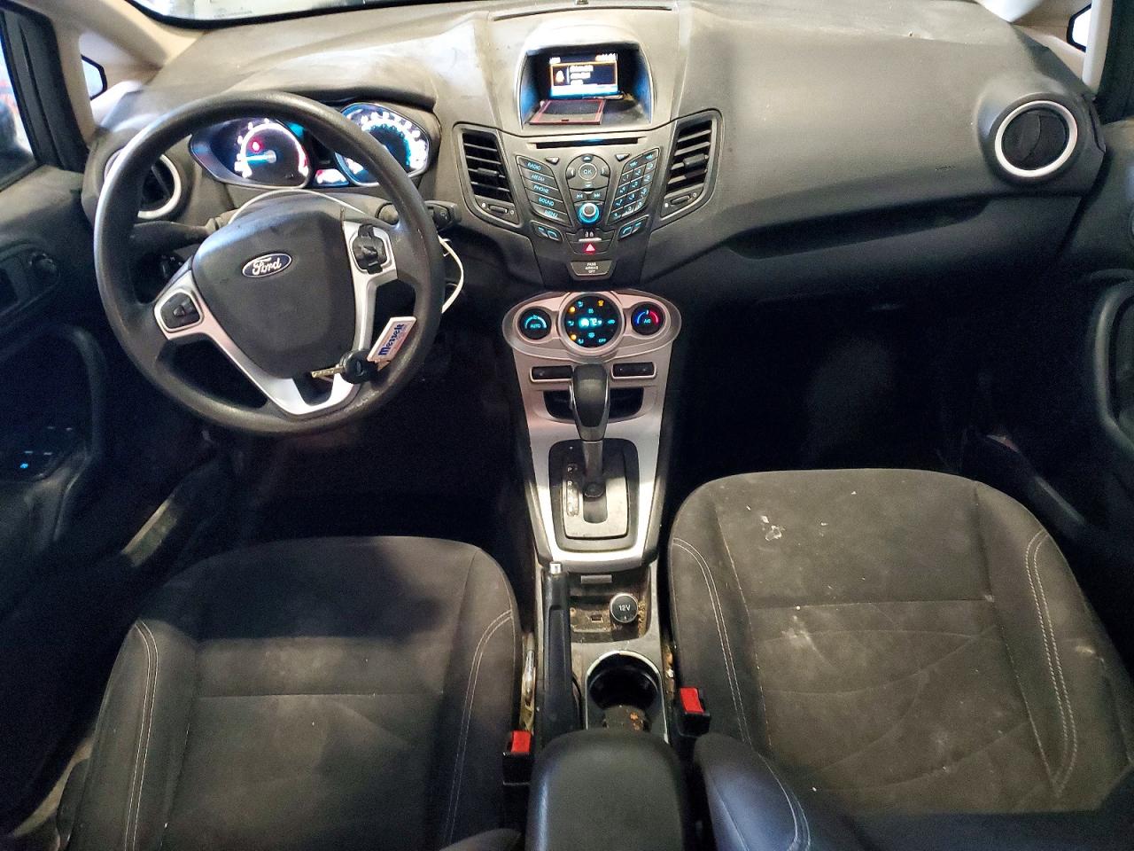 2018 FORD FIESTA SE photo 8