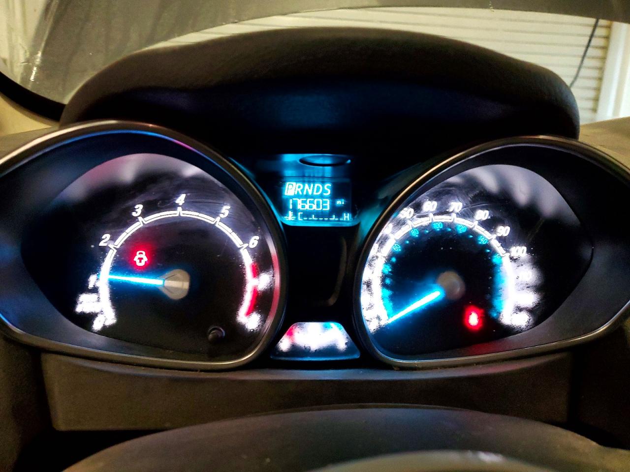 2018 FORD FIESTA SE photo 9