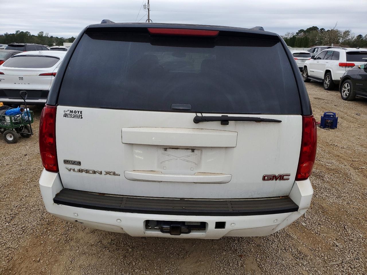 2008 GMC YUKON XL C1500 photo 6