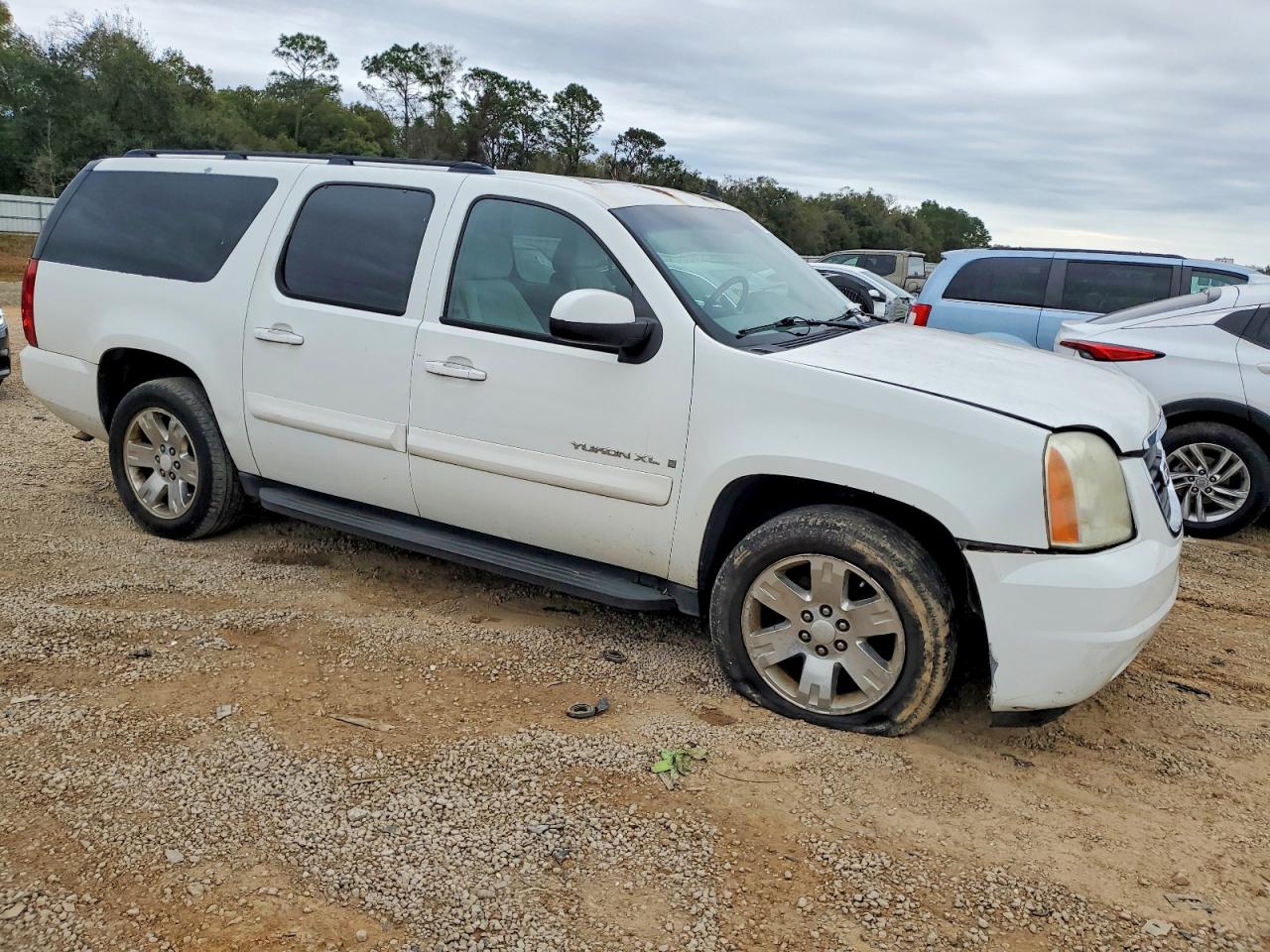 2008 GMC YUKON XL C1500 photo 4