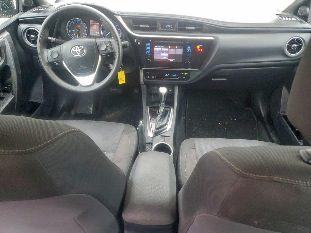 2018 TOYOTA COROLLA L photo 8