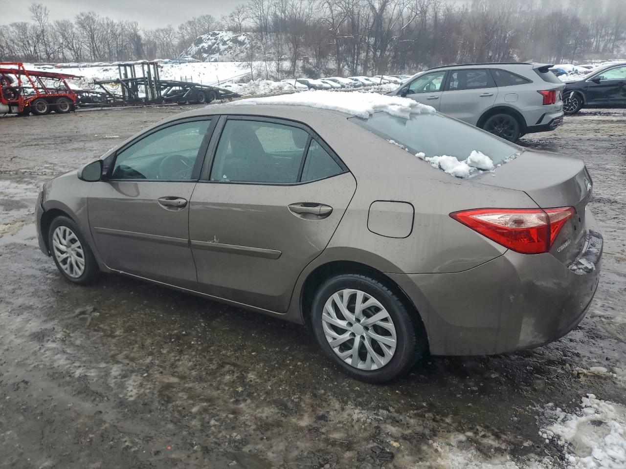 2018 TOYOTA COROLLA L photo 2